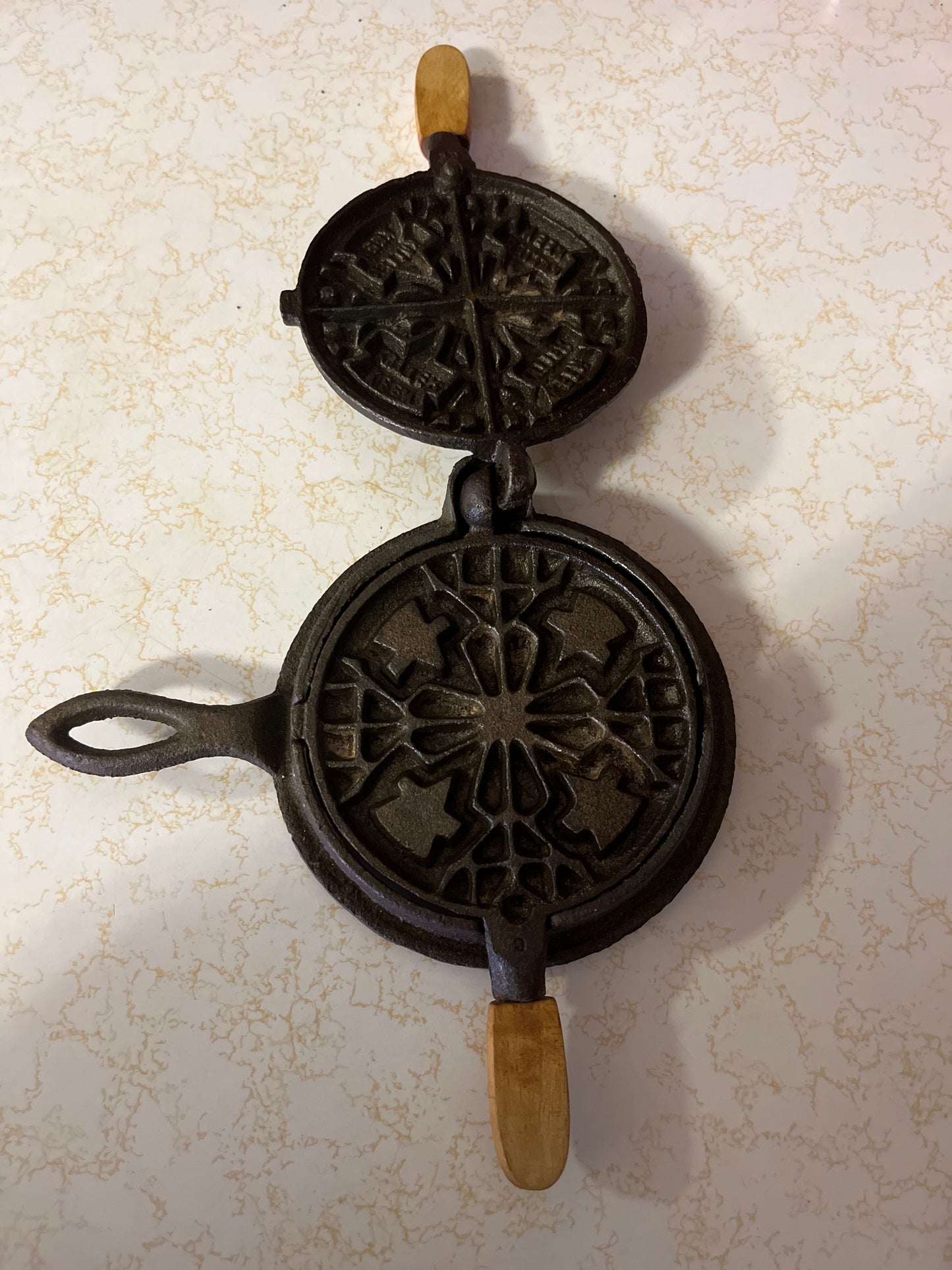 E.G. Simmons Cast Iron Waffle Maker Vintage