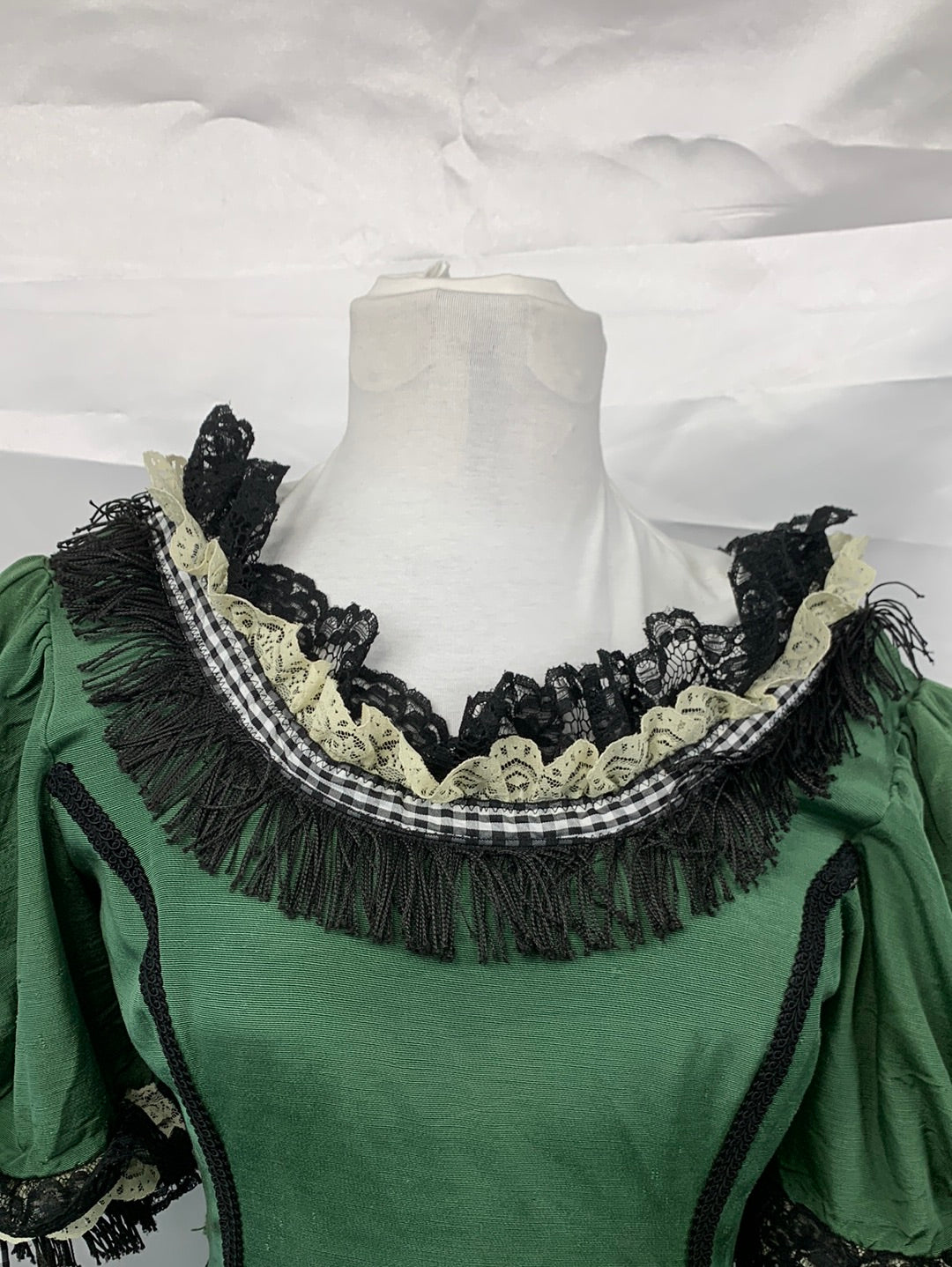 Saloon Ladies Green Dress Adult Ladies Small