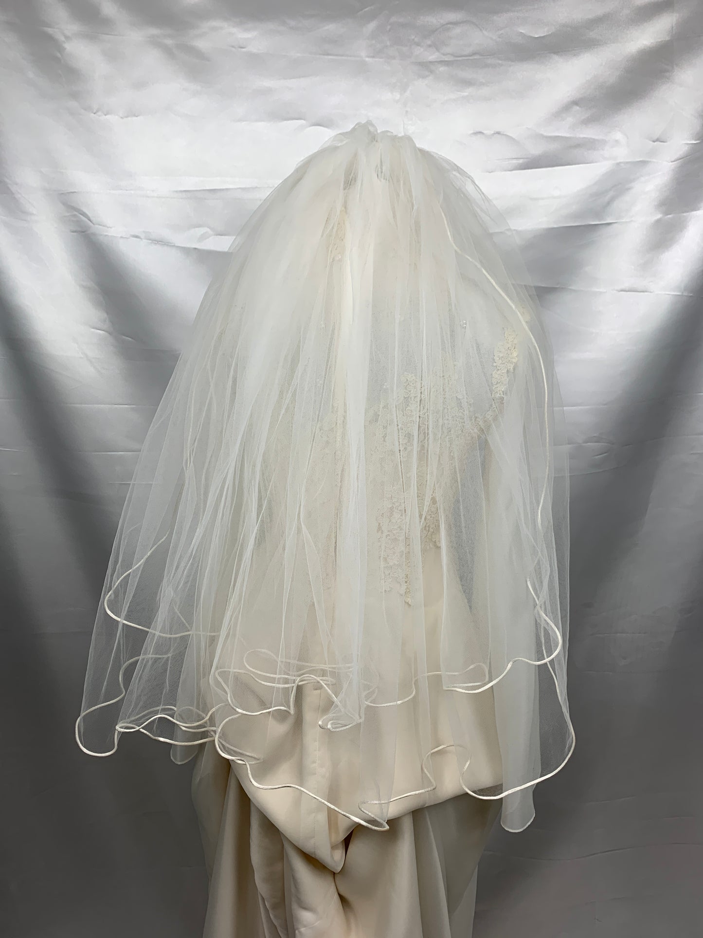 Wedding Dress & Veil Cream XS/Small W6