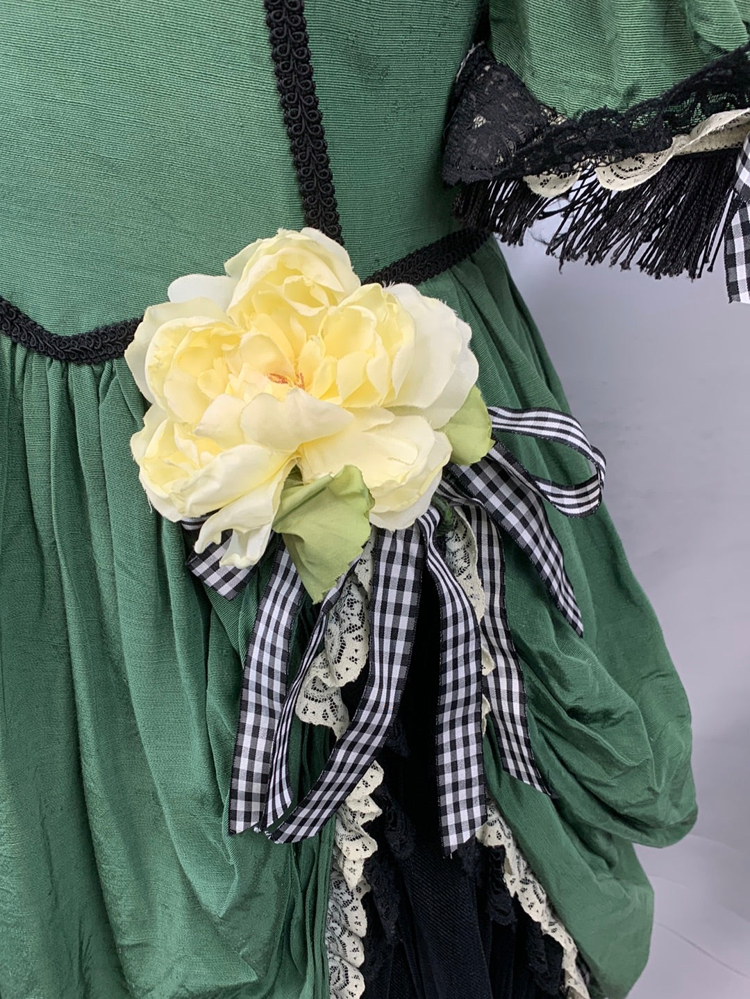 Saloon Ladies Green Dress Adult Ladies Small