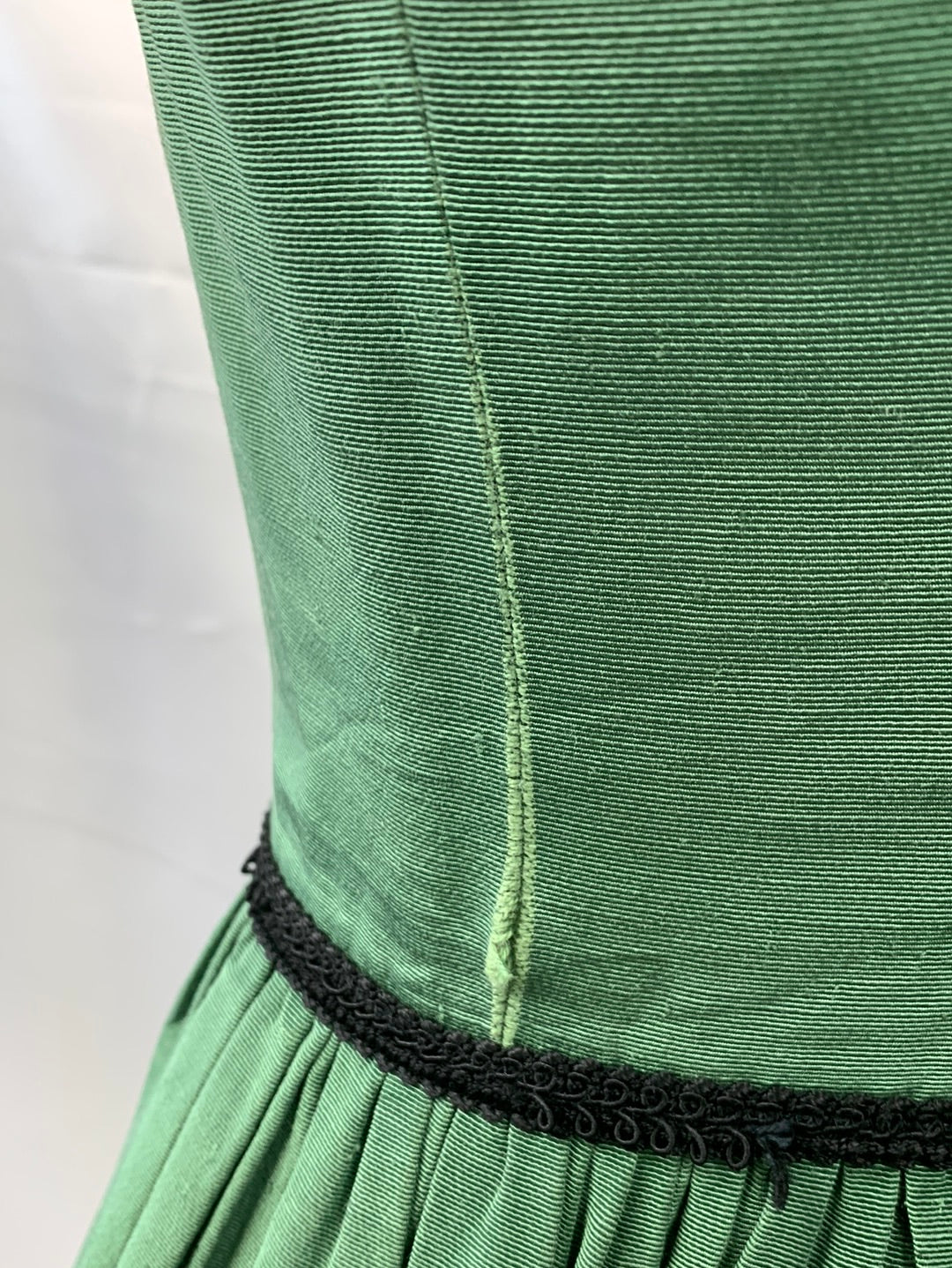 Saloon Ladies Green Dress Adult Ladies Small