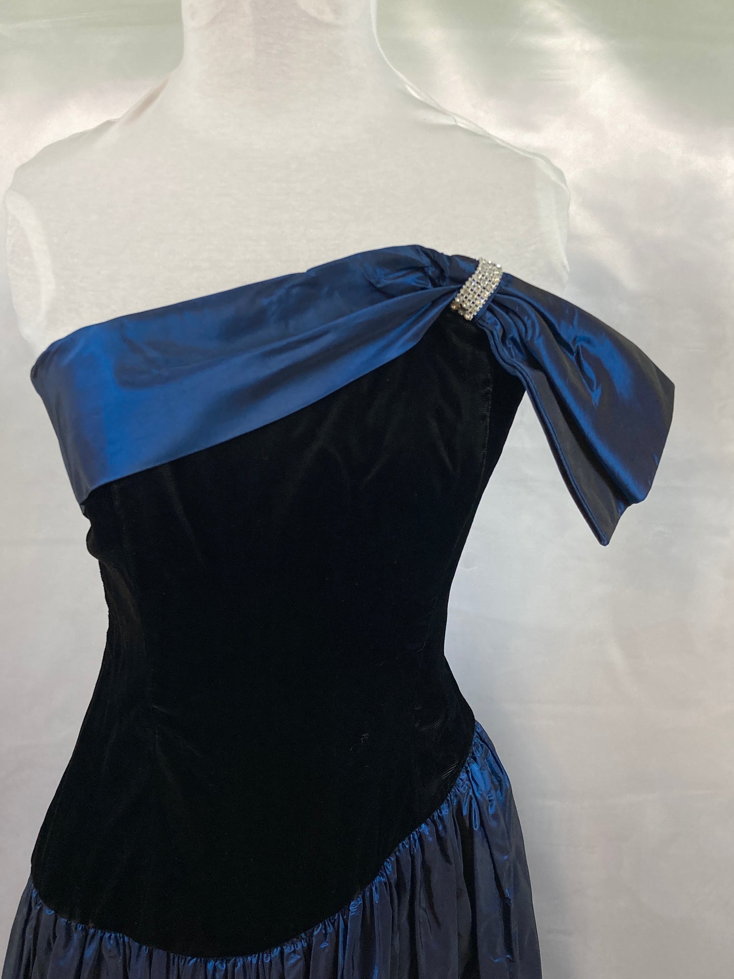 1980's Vintage Strapless Black & Blue Dress Size Small