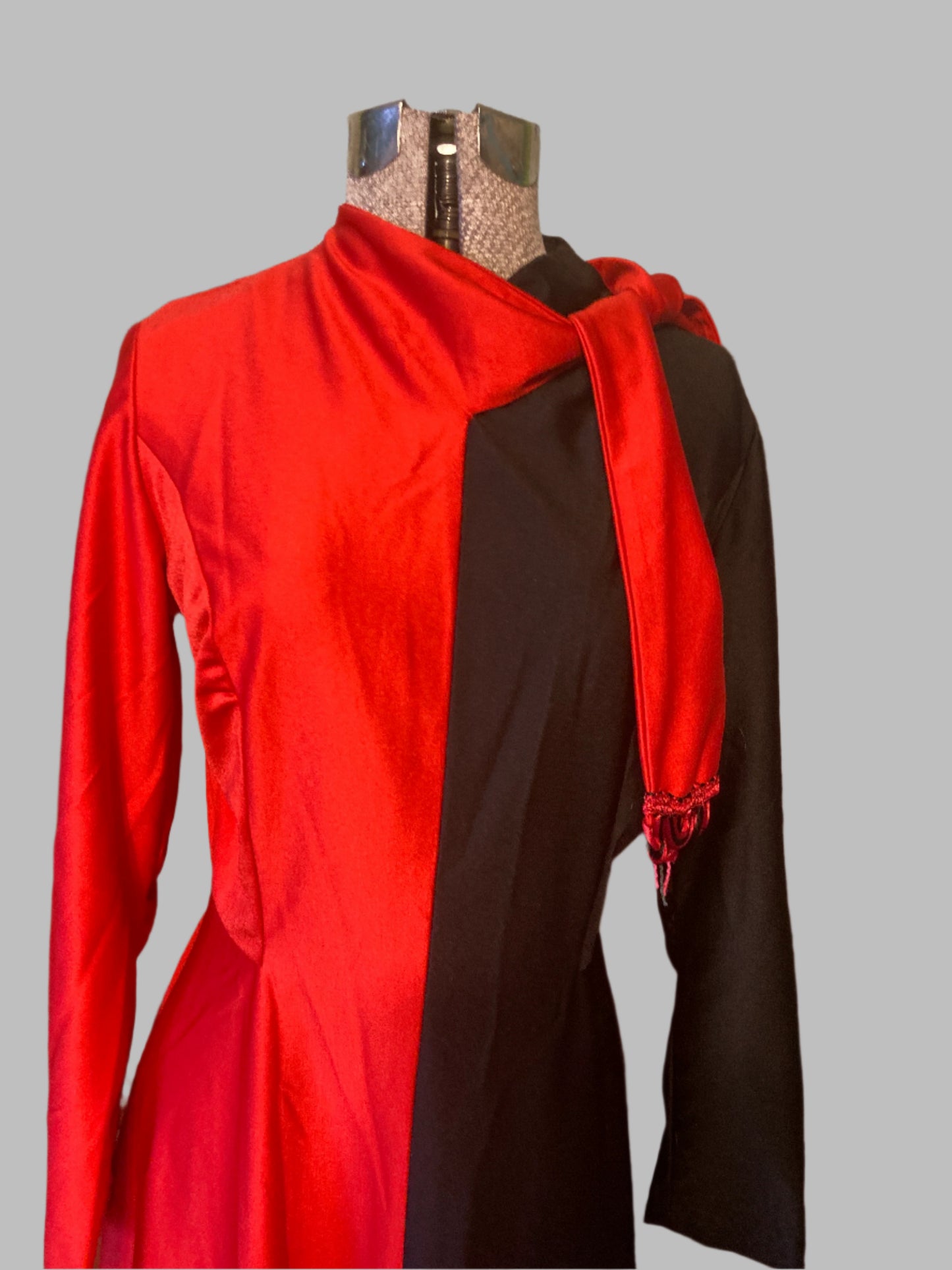 Red & Black Cruella D'Ville Dress Adult Halloween Costume Small/Medium