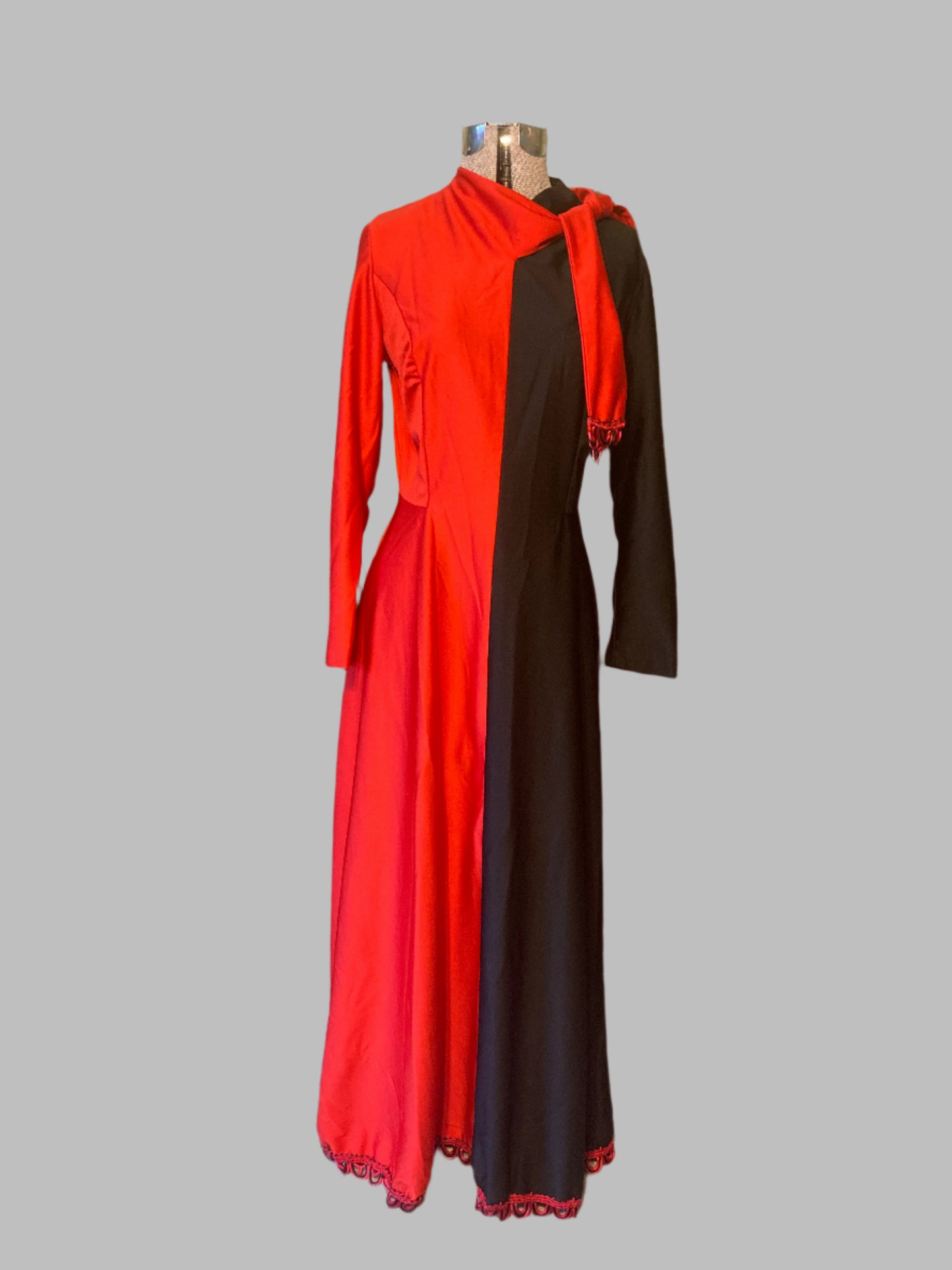 Red & Black Cruella D'Ville Dress Adult Halloween Costume Small/Medium