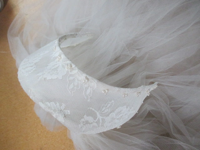 Vintage Off White Wedding Dress & Veil Long Sleeve Size 10 -12