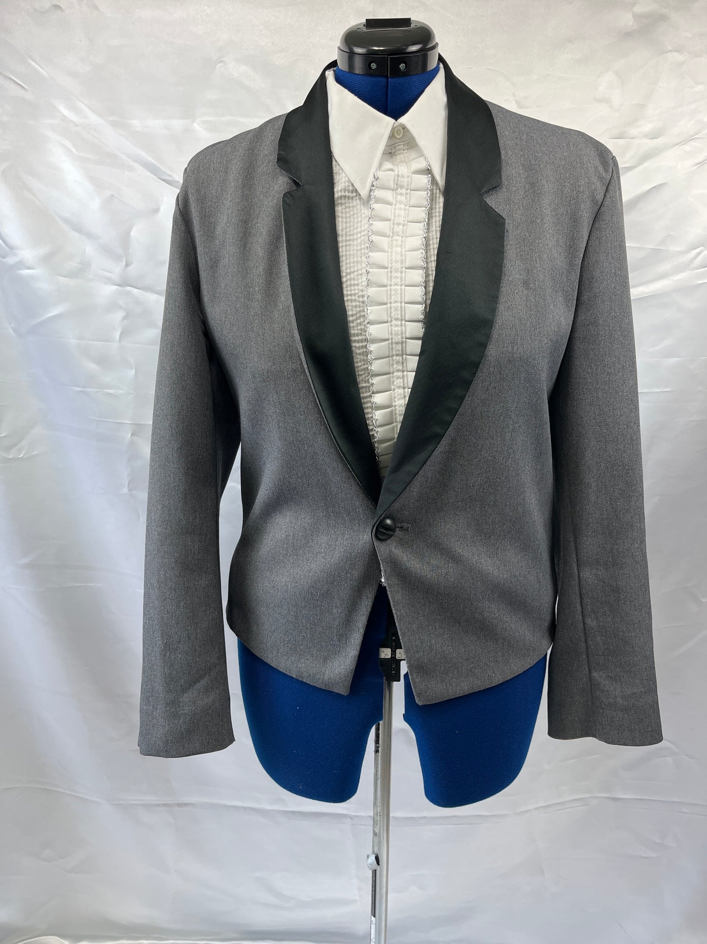 Tux Jacket Grey w/Black lapel Men Size 40
