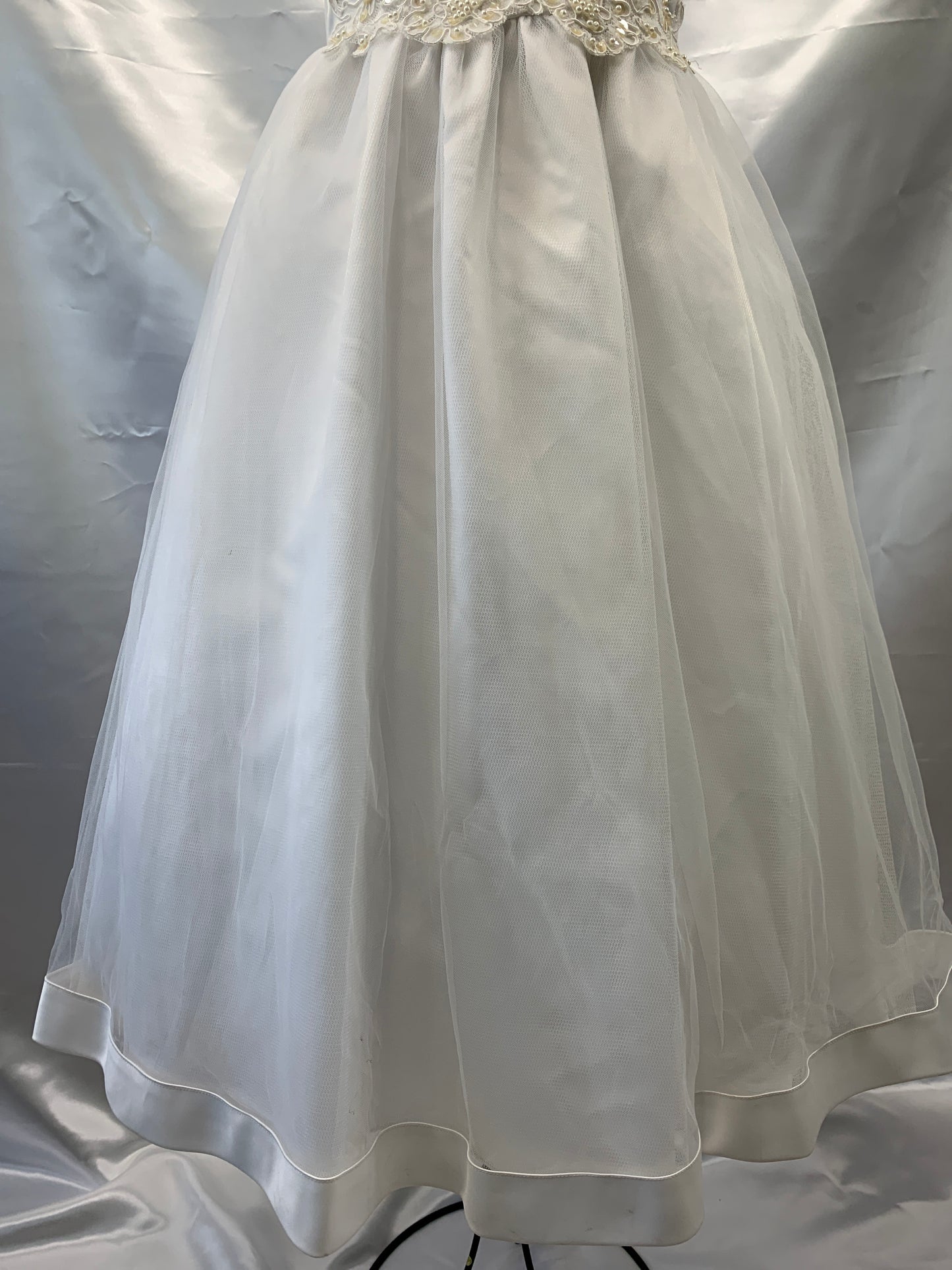 1st Communion or Flower Girl Dress Size 6 Sleeveless