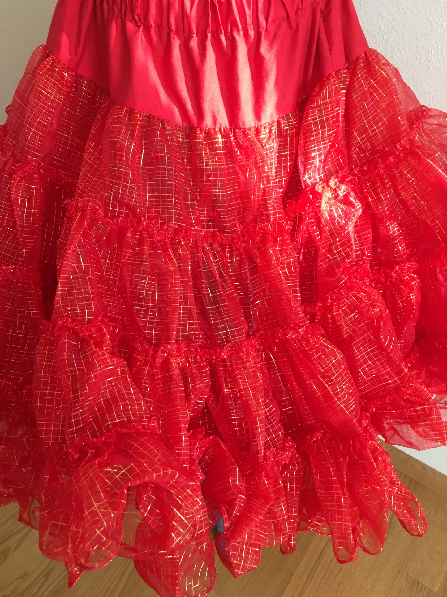 Red Petticoat 2 pic