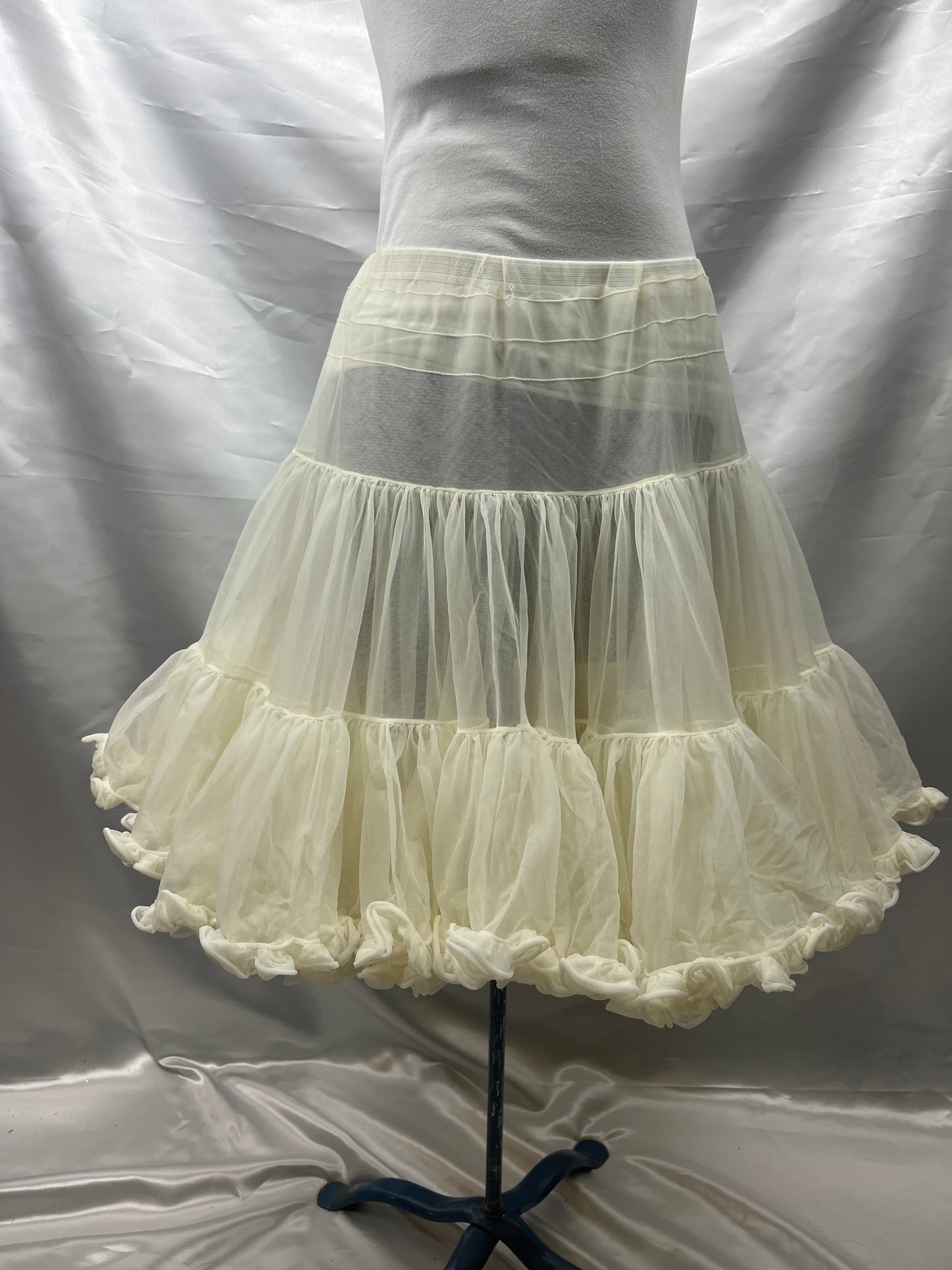 Vintage Ladies 2 layer Cream Rockabilly Petticoat, Crinoline OS- Preowned