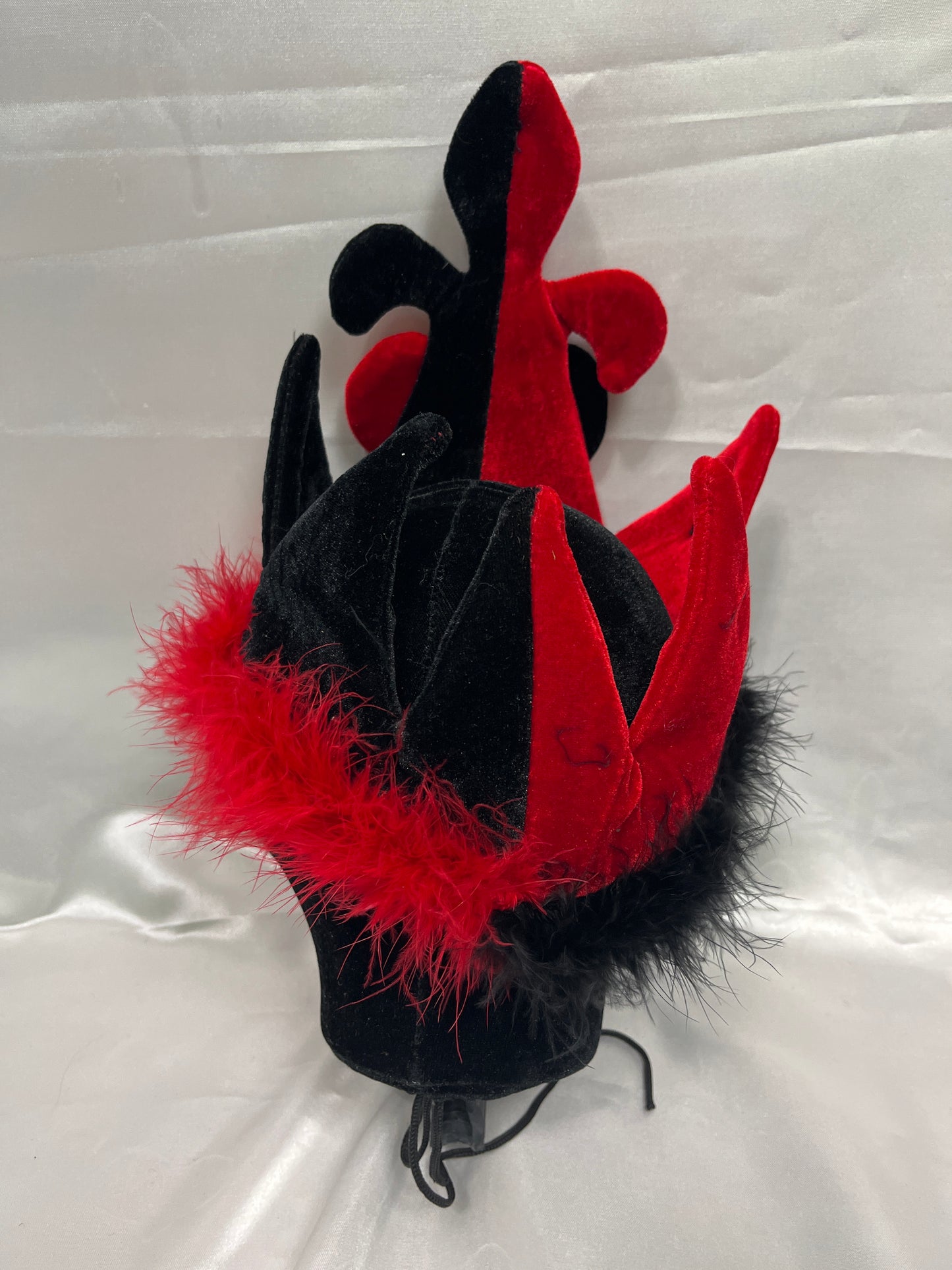 Disney Queen of Hearts Adult Ladies Large Costume - Preowned