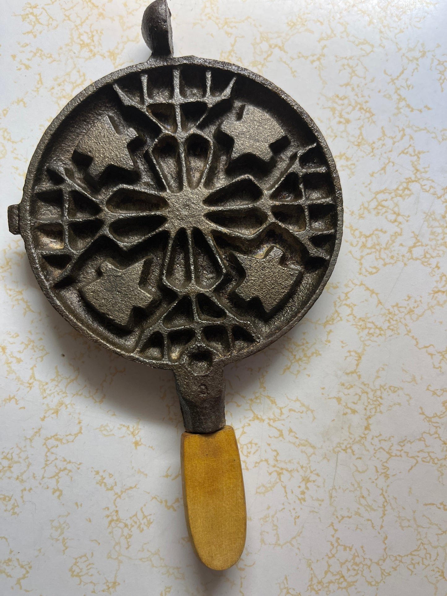 E.G. Simmons Cast Iron Waffle Maker Vintage