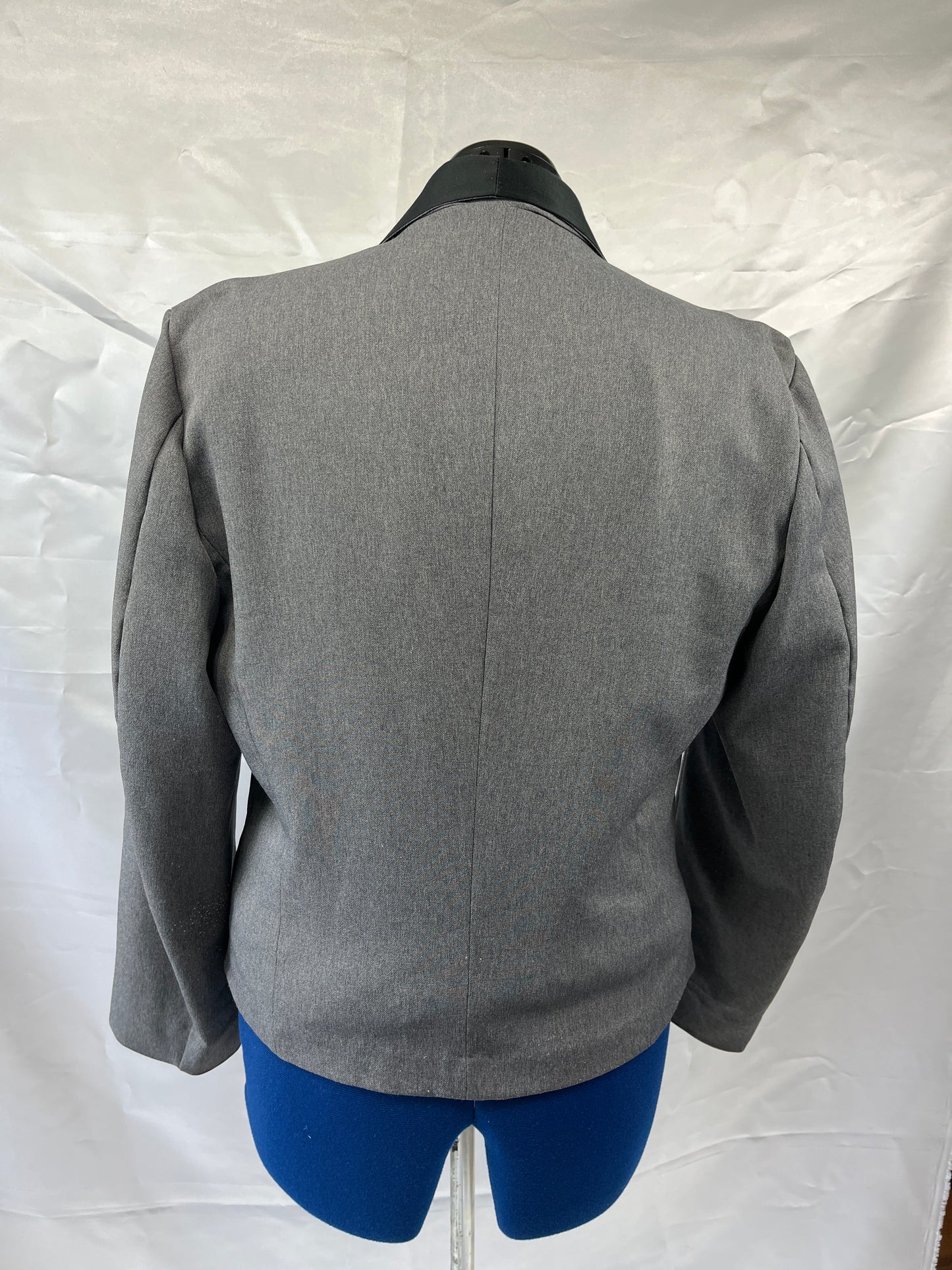 Tux Jacket Grey w/Black lapel Men Size 40