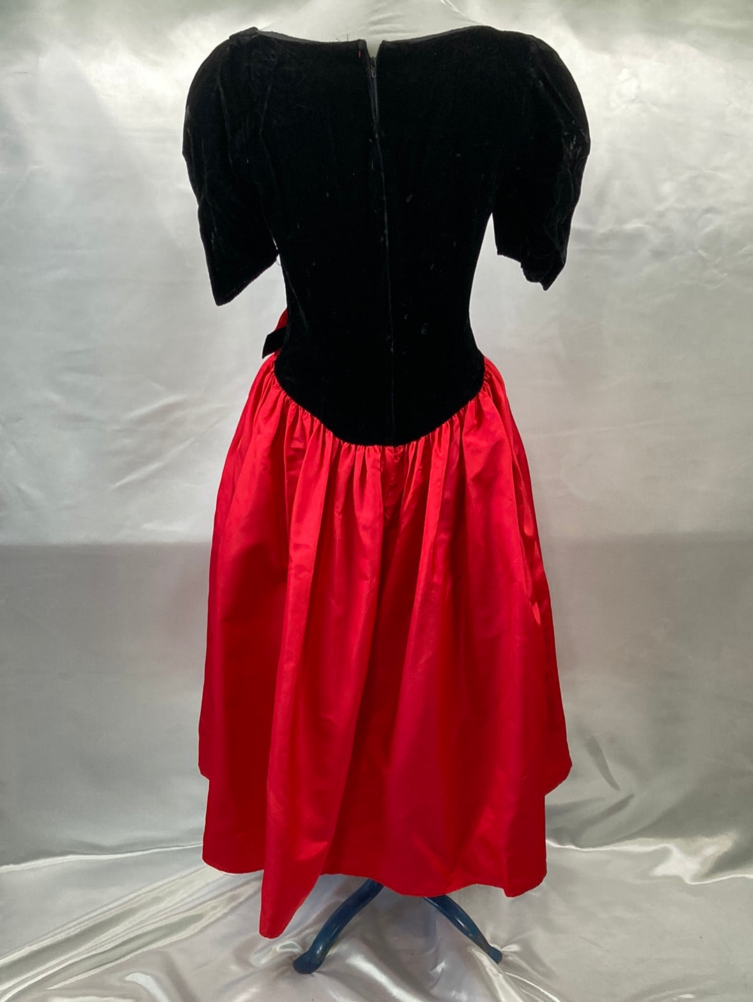 gunne sax prom dress dresses, 1984 Decorative buttons on the bodice 1978 senior prom dress with