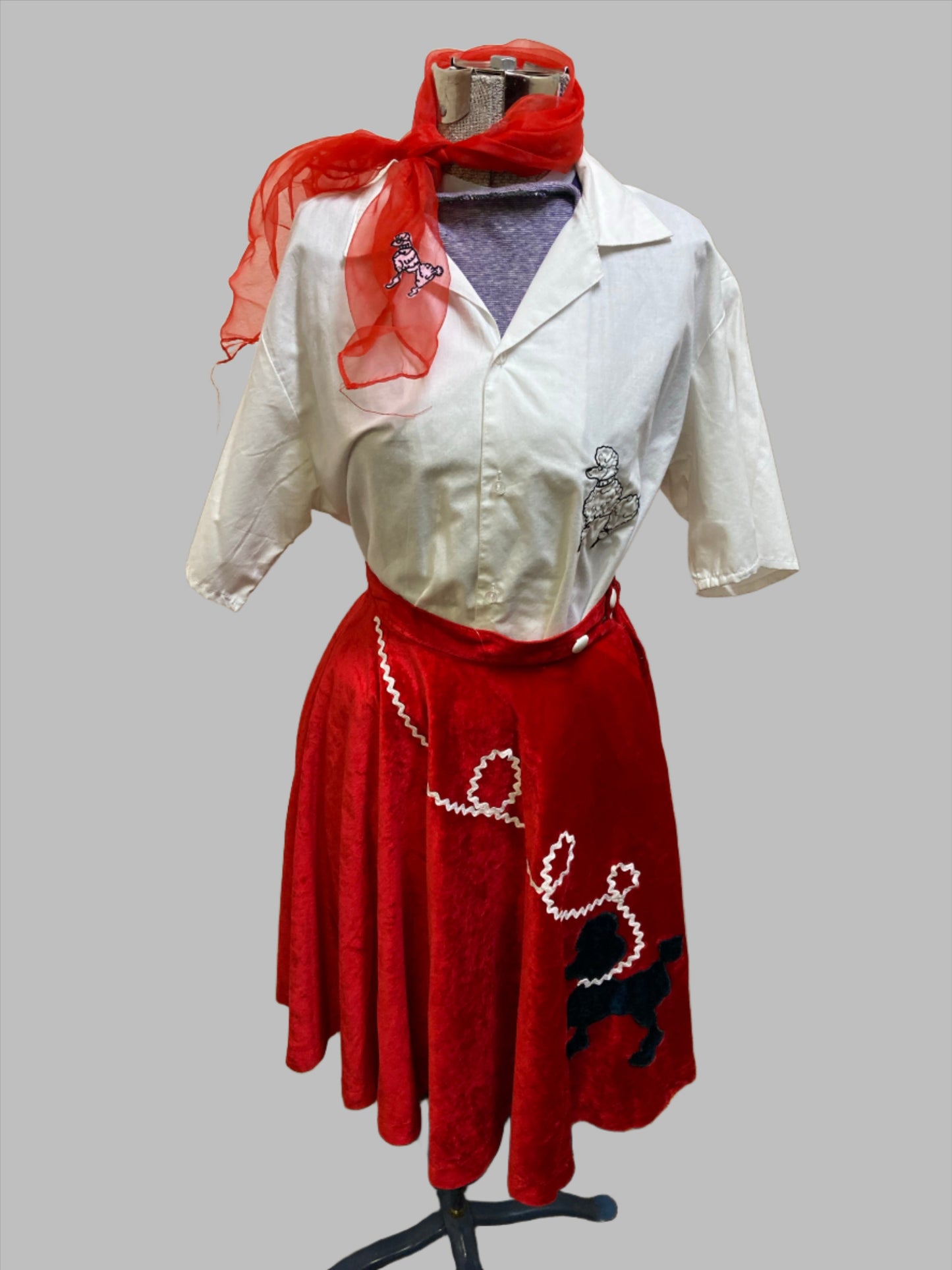 1950's Fifties Poodle Skirts & Outfits - Preowned