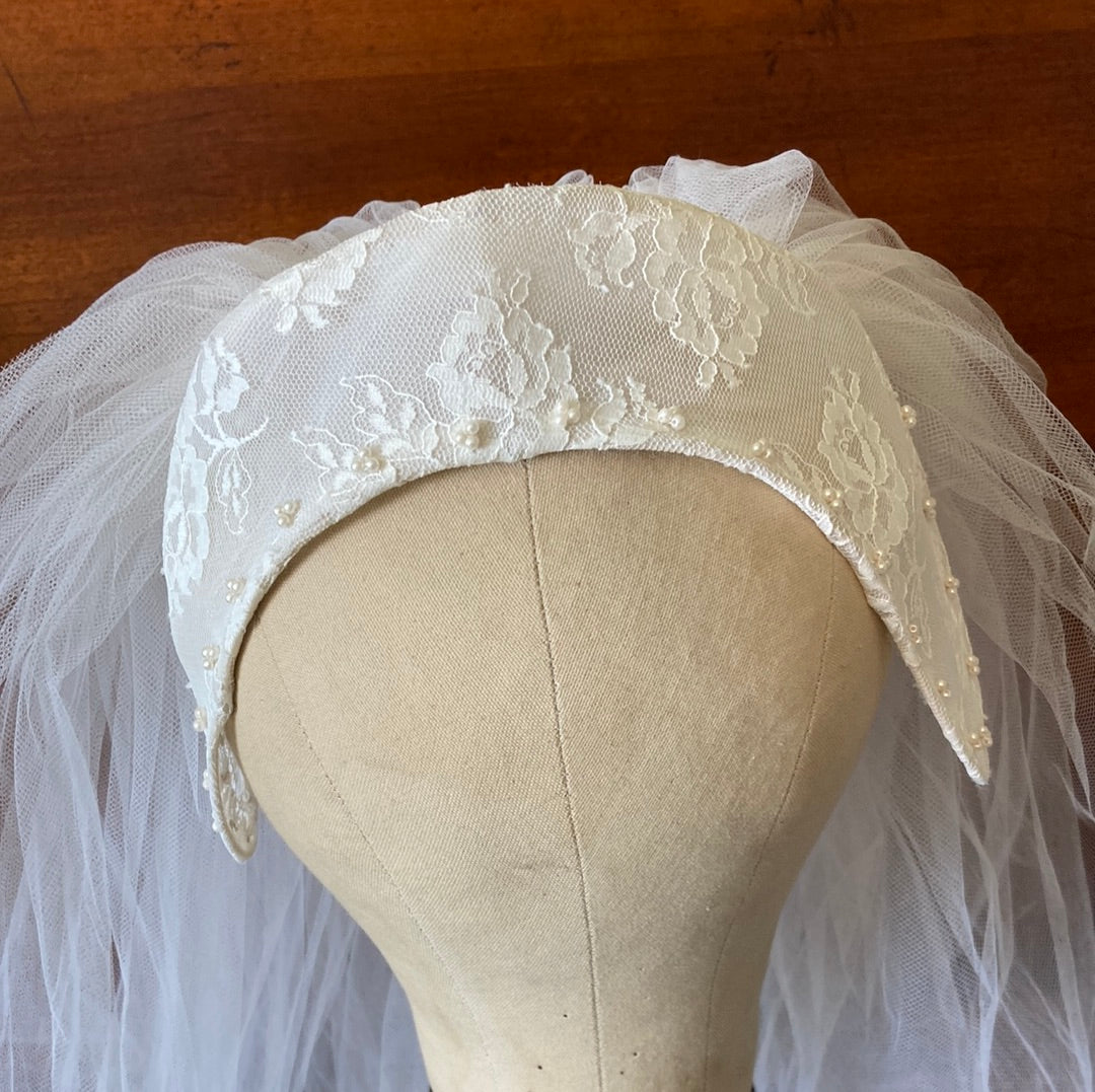 Vintage Off White Wedding Dress & Veil Long Sleeve Size 10 -12