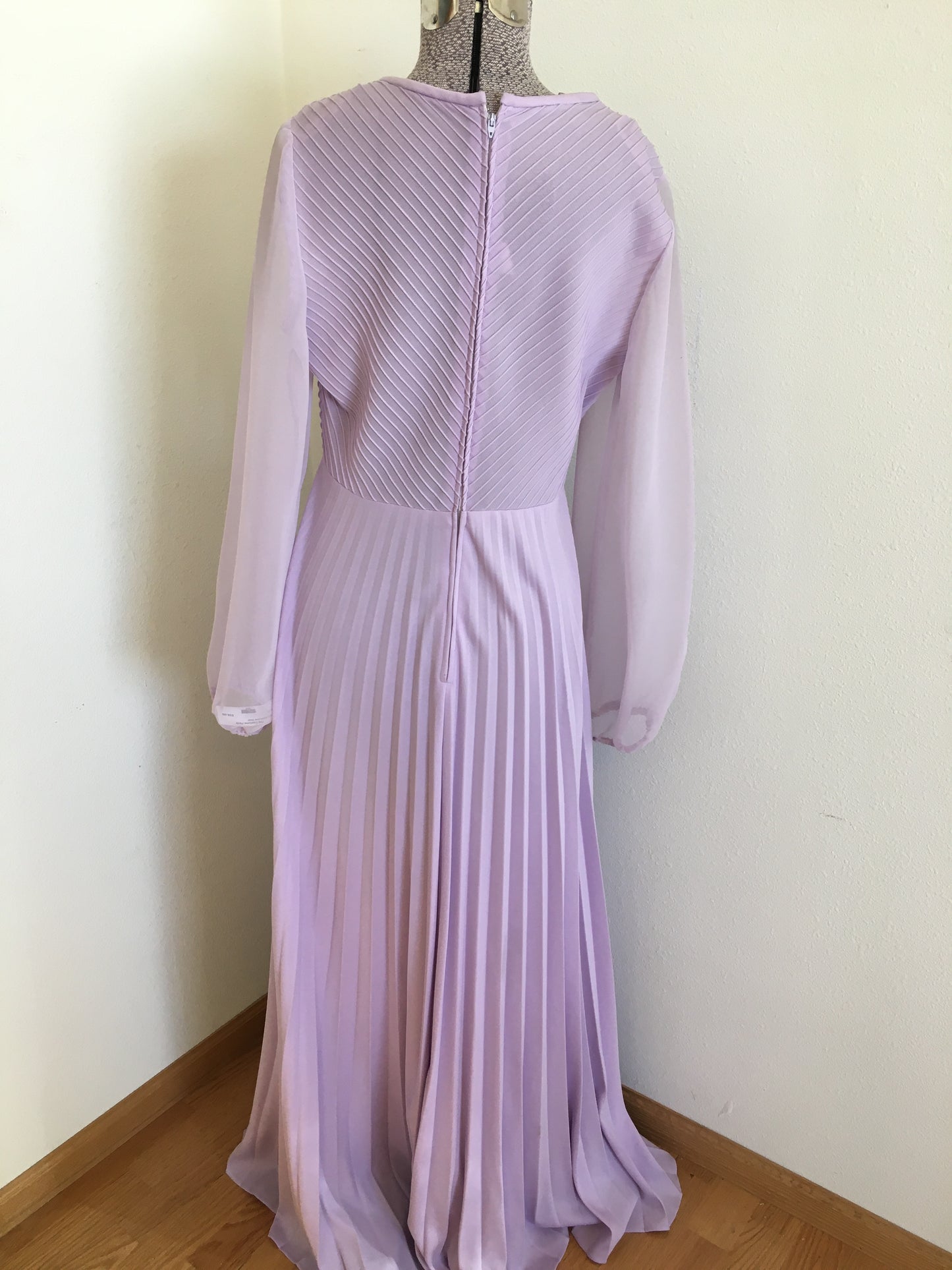 Vintage 60’s/70’s Women Lavender Pleated Dress Size 12 - 14